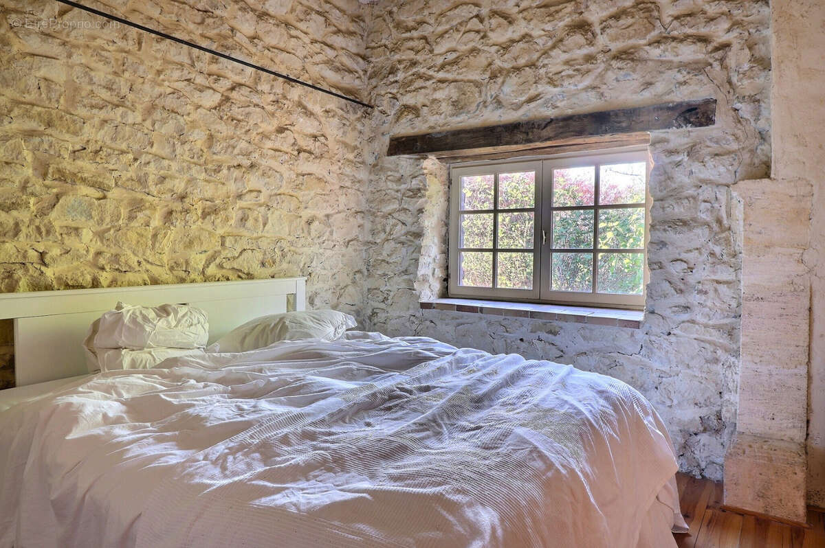 Maison à CIVRAC-DE-BLAYE