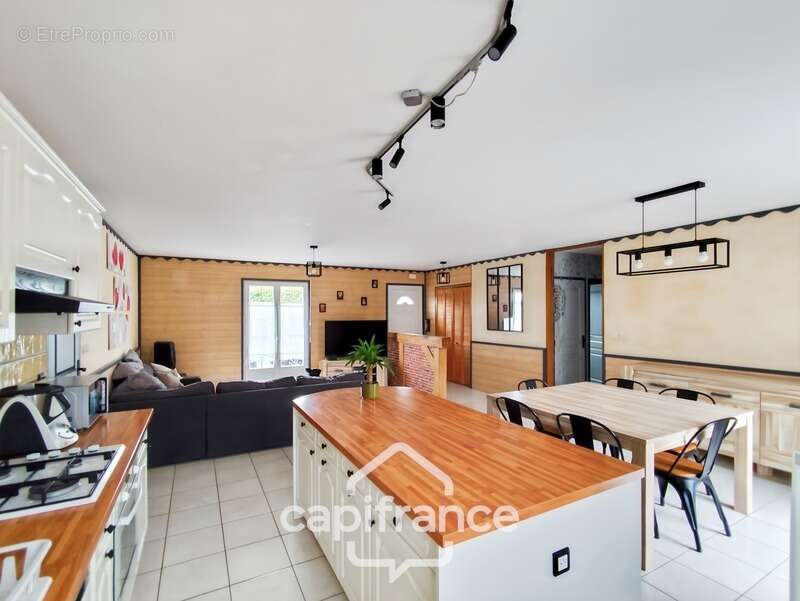 Maison à vendre 7 pièces MONTAILLE (72)  -  terrain de 840 m²  - - photo 16