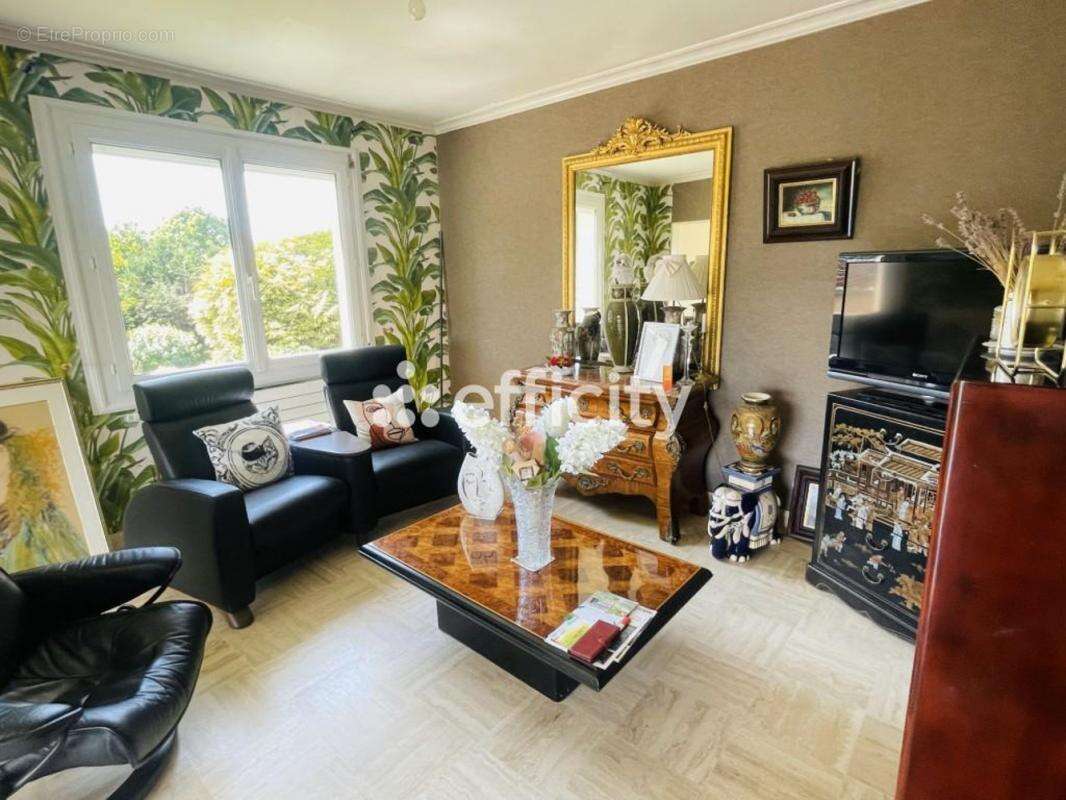 Maison à LA CHAPELLE-DU-BOIS