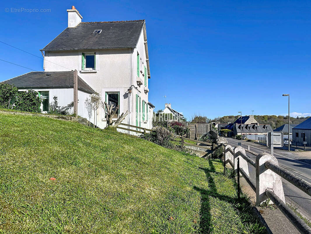 Maison à PLOUBEZRE