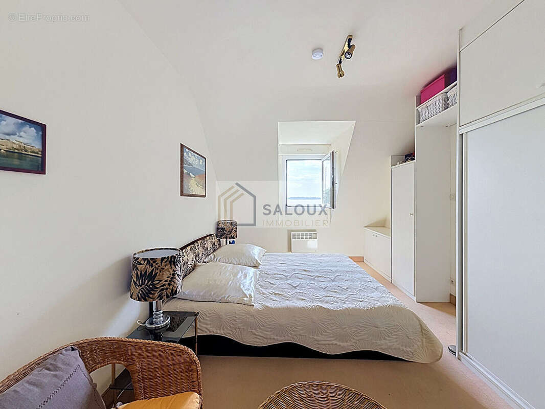 BILLIERS - Maison indépendante avec jardin, garage et aperçu mer - photo 13