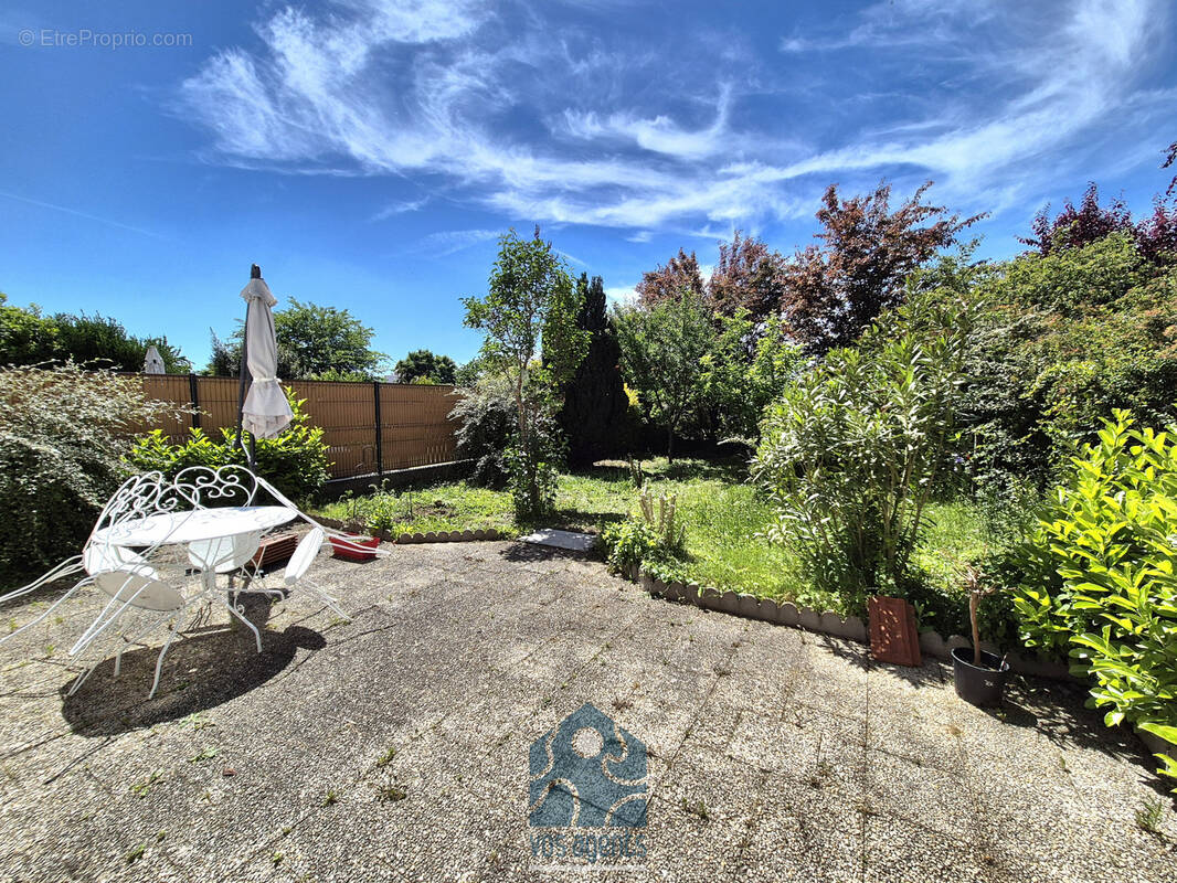Maison 6 pièces avec garage, terrasse et jardin - photo 2