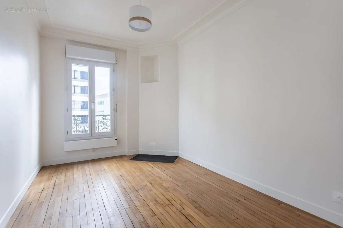 Appartement à LEVALLOIS-PERRET