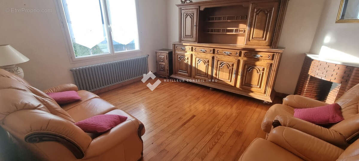 Maison 97 m² à Le Vieux-Marche  - photo 3