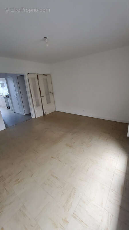 pièce à vivre - Appartement à MONTREUIL
