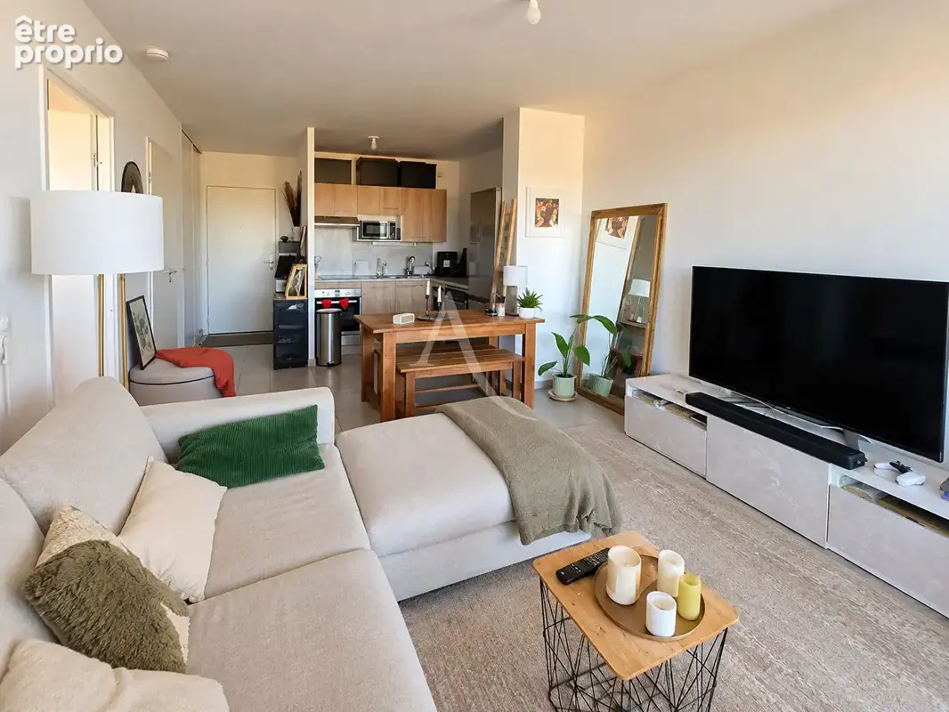 Appartement T2 au dernier étage avec balcon et vue dégagée - photo 2
