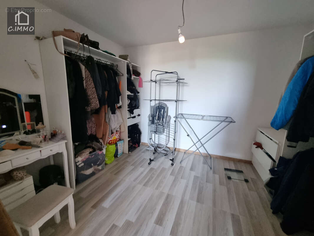 Jolie Maison de village rénovée T3 avec cave de 12 m2 et avec  terrain de terres non attenant. - photo 10