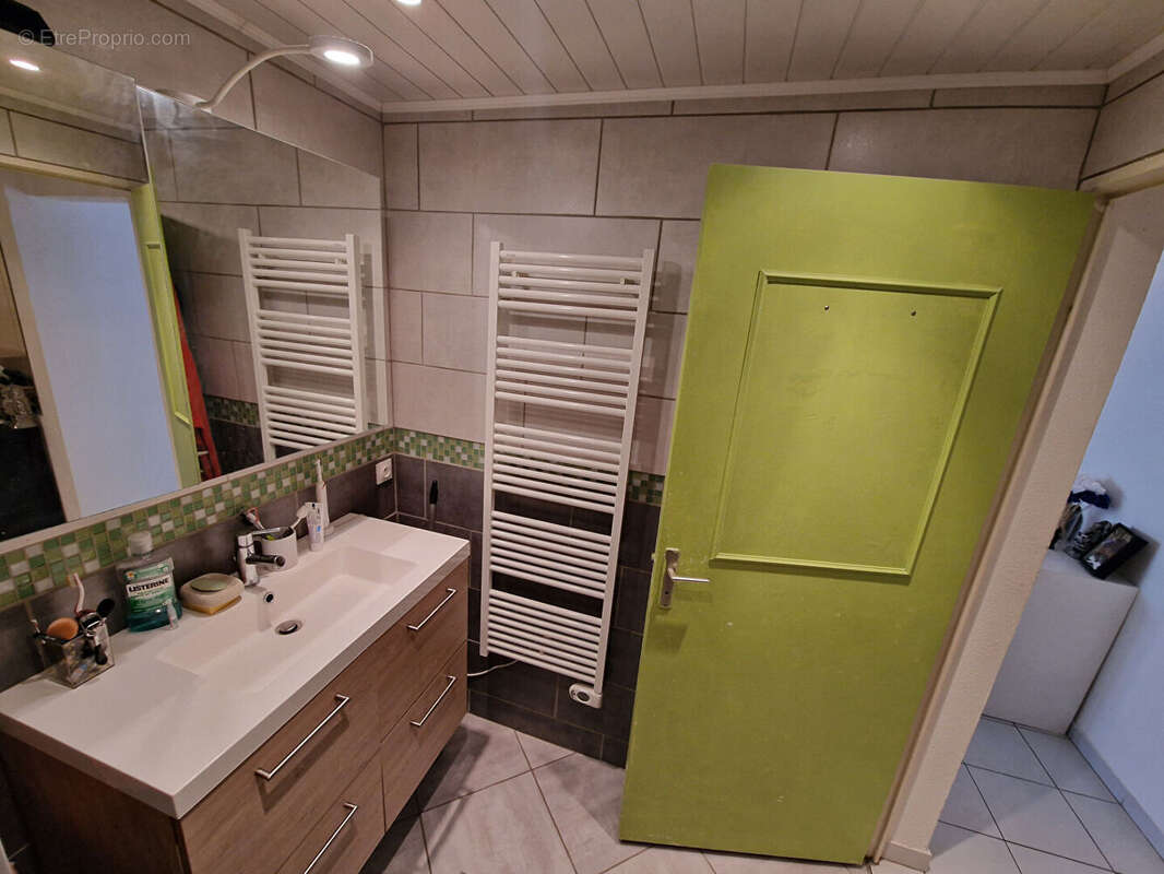 Appartement à SAINT-LAURENT-DU-VAR