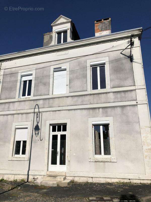 Appartement à JUMILHAC-LE-GRAND