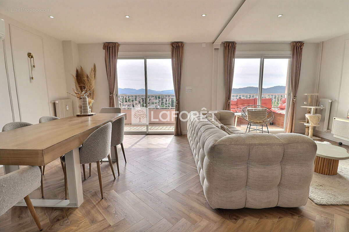 Appartement à CUERS