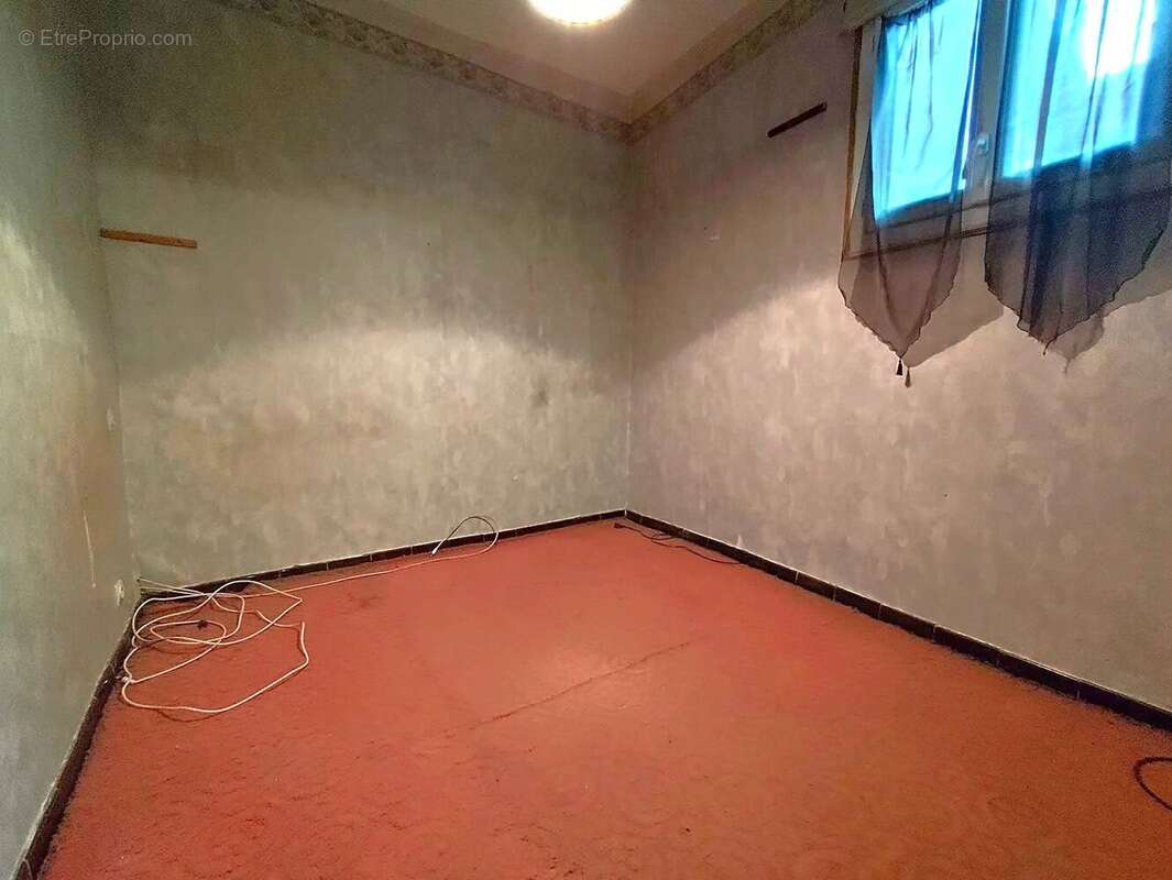 Appartement 90 m²  -  4 pièces + cave - photo 8