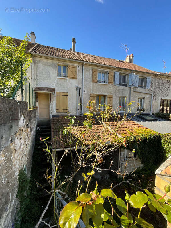 Maison à VAUX-SUR-SEINE