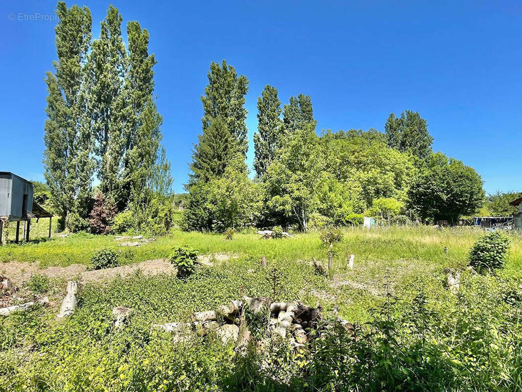 Terrain à BOURGOIN-JALLIEU