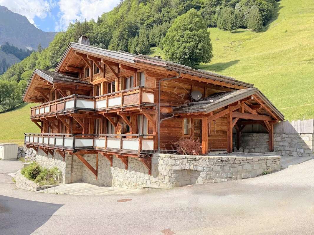 Chalet d’Exception – 6 Chambres – 323 m² au sol - photo 2