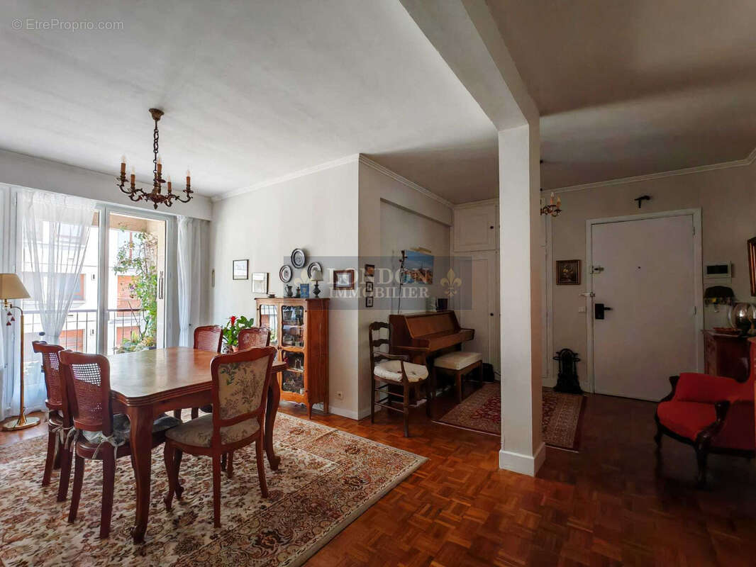 Appartement à VERSAILLES