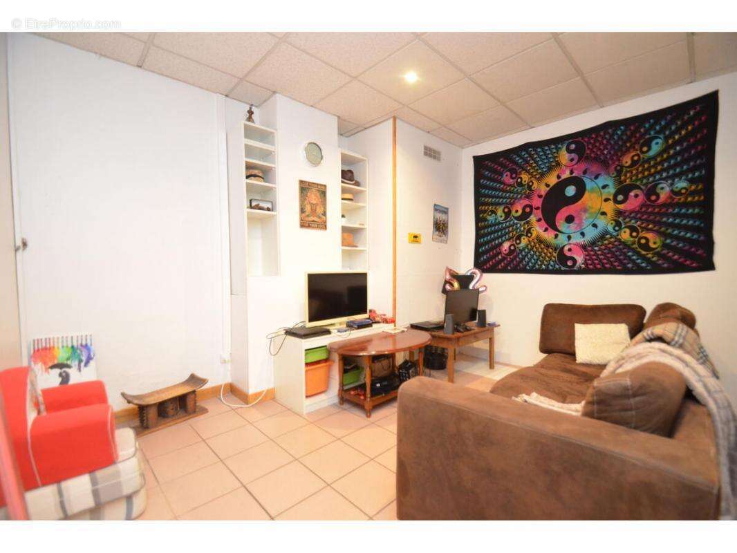 Maison à SAINT-MEDARD-DE-GUIZIERES