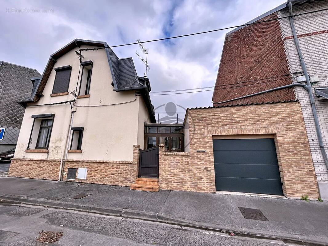 Maison à SAINT-QUENTIN