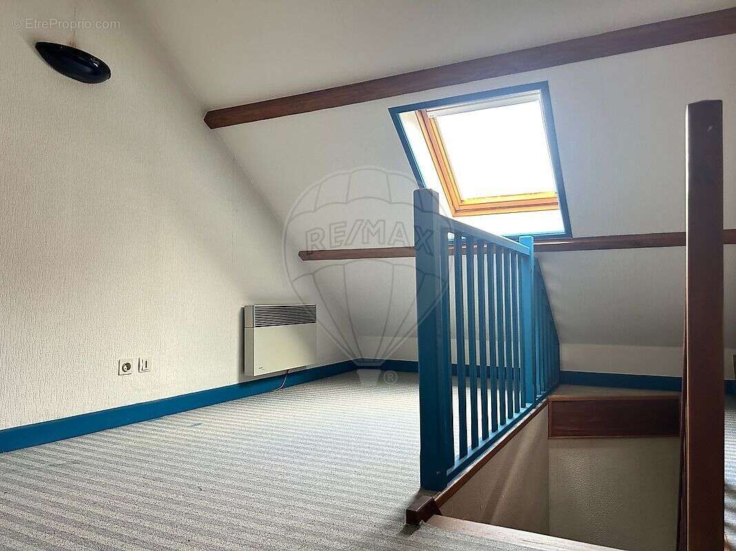 Commerce à VARENNES-VAUZELLES