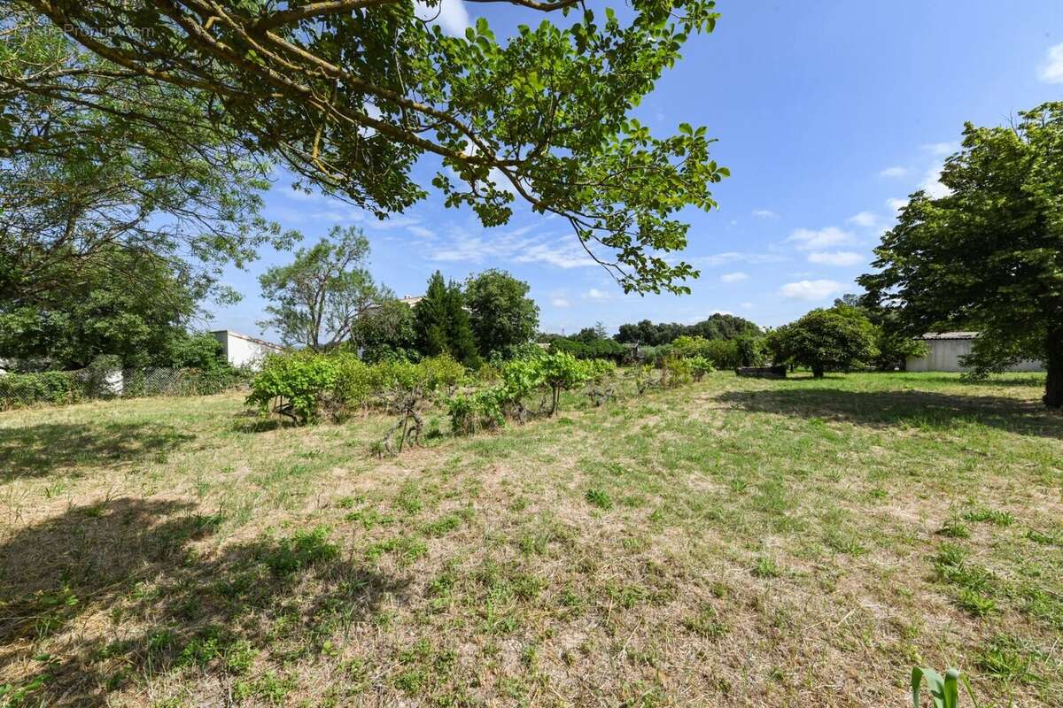Terrain à UZES