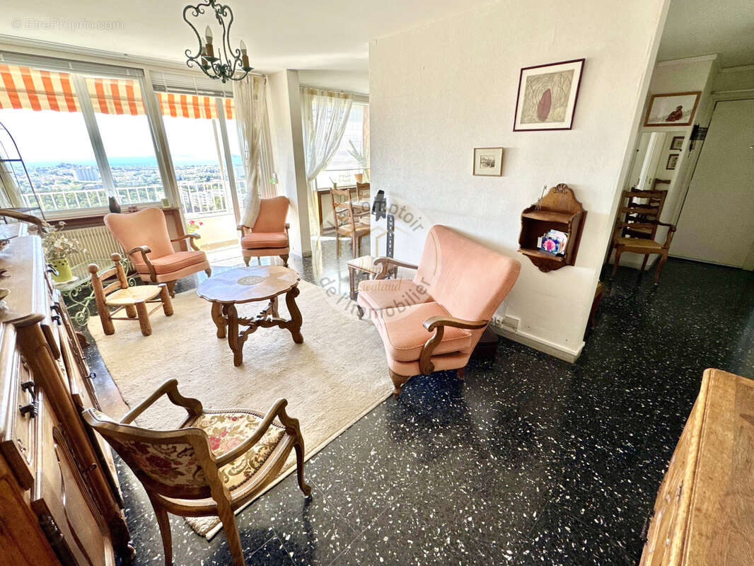 Appartement à MARSEILLE-9E
