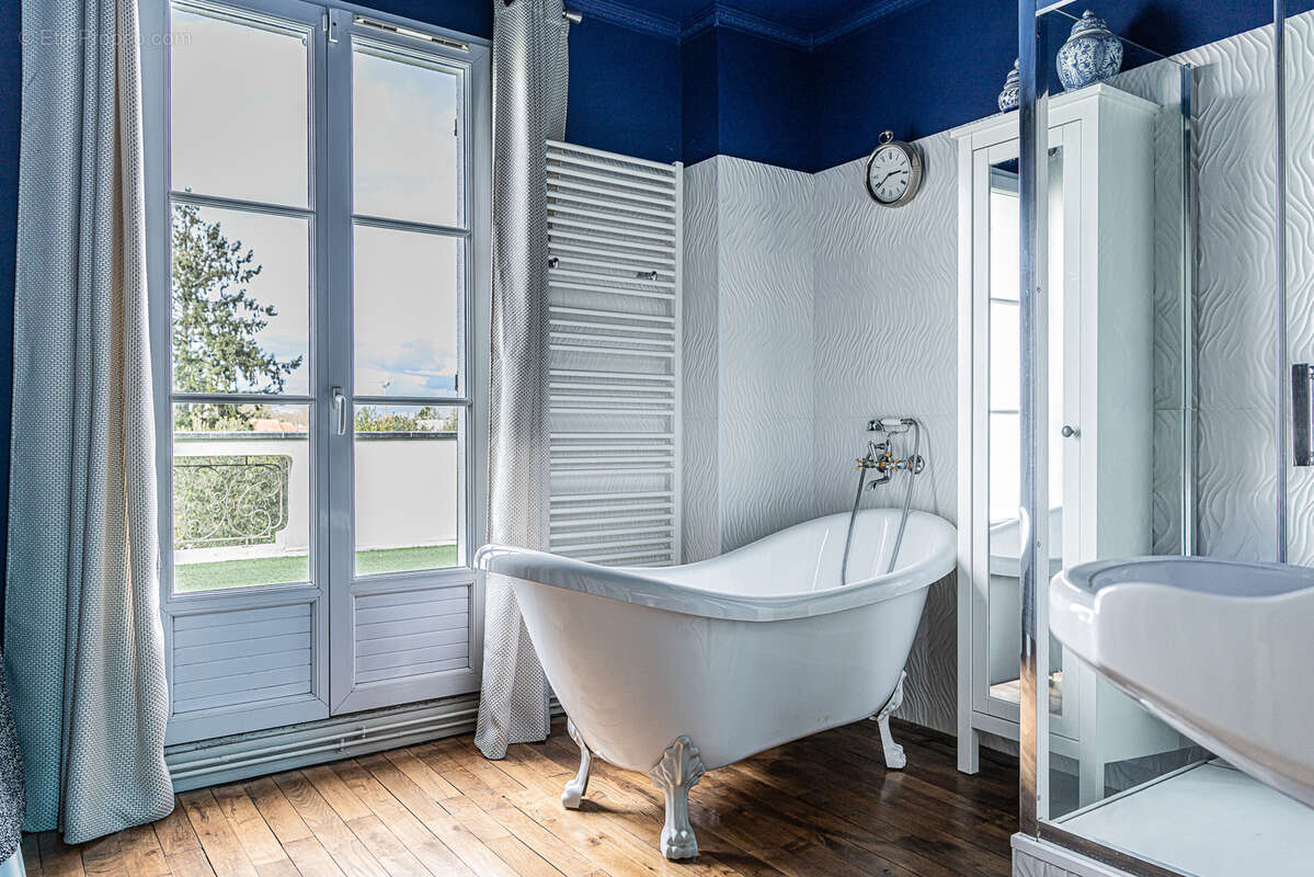 Maison à SAINT-PRYVE-SAINT-MESMIN