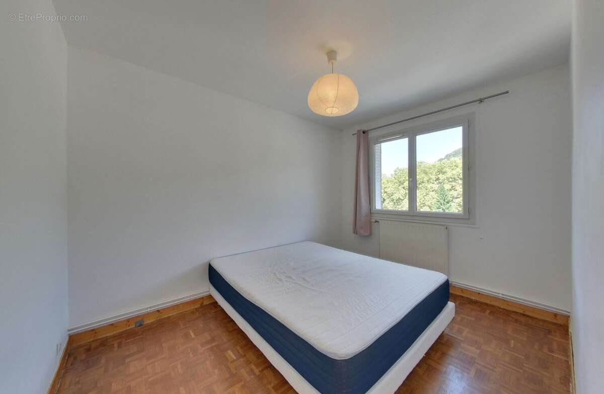 Appartement à SAINT-MARTIN-D&#039;HERES