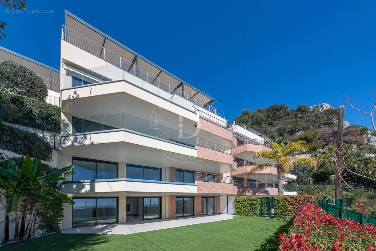 Appartement à ROQUEBRUNE-CAP-MARTIN