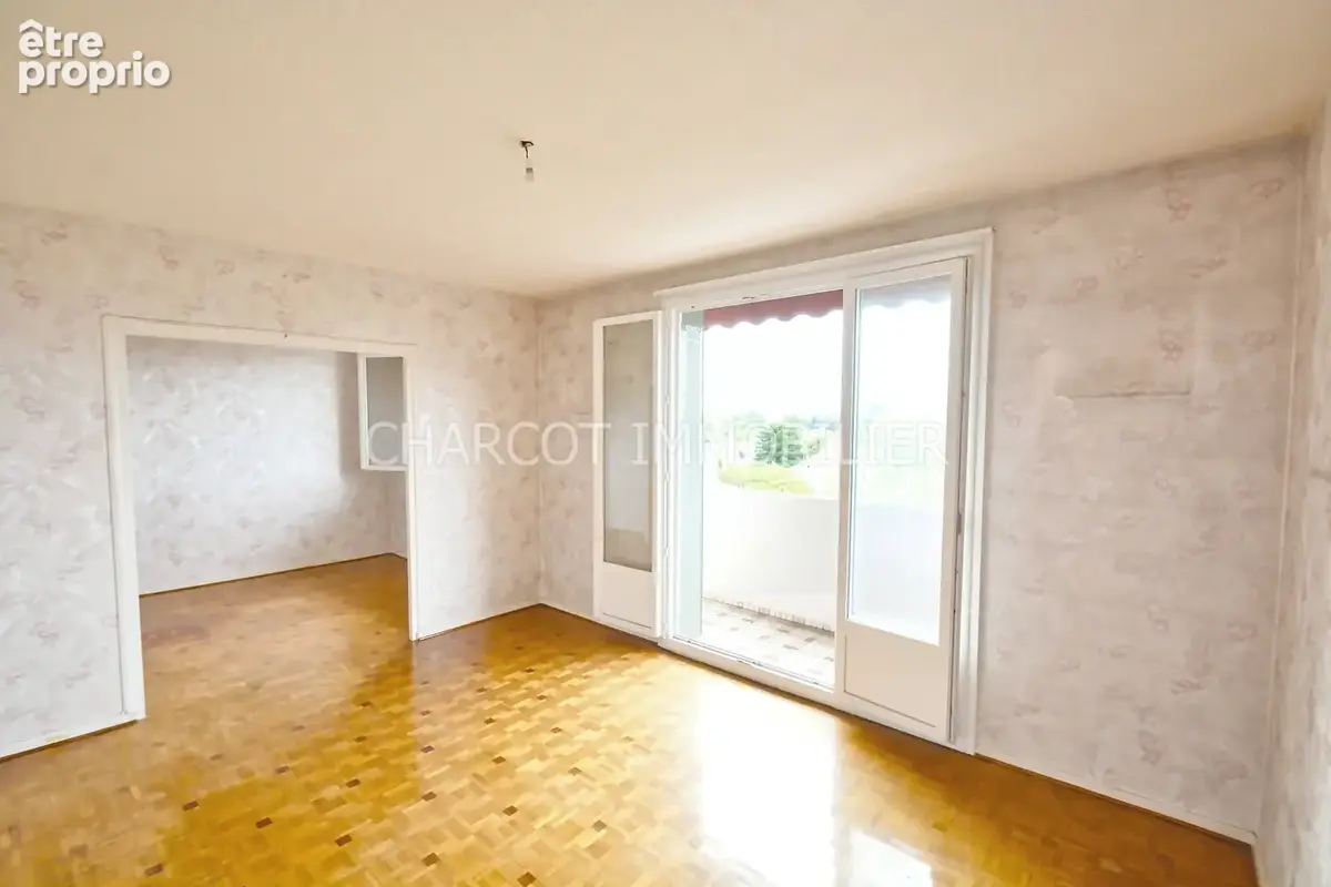 LYON 5ème - à 6 mn en voiture du Point du Jour. Appartement T4 traversant - ITE payée ! - photo 2