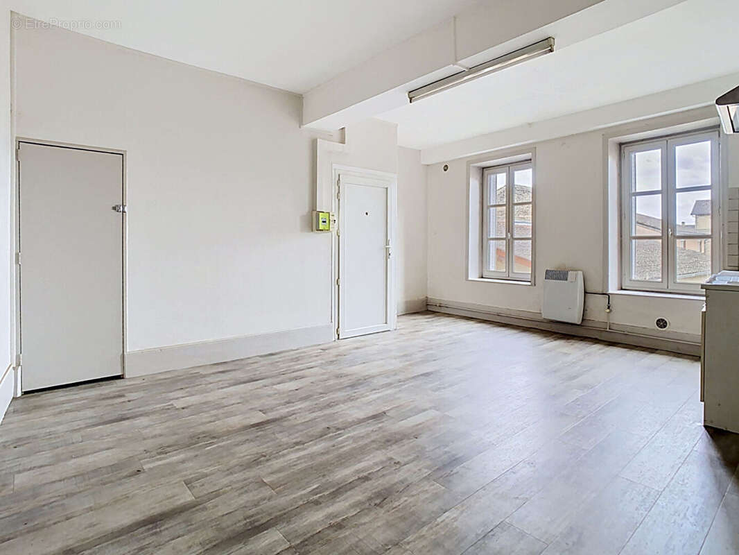 Appartement à PONT-DE-VAUX