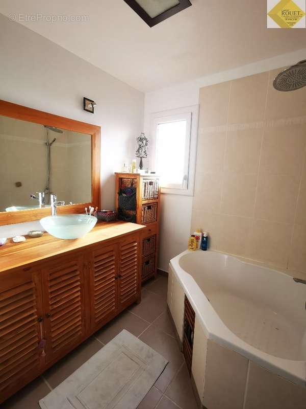 Maison à YZEURES-SUR-CREUSE