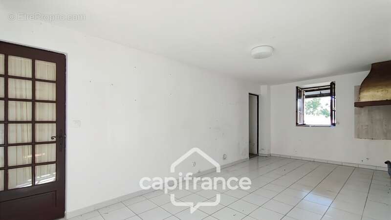 Maison type longère à Rénover  20 pièces  (47) - photo 17
