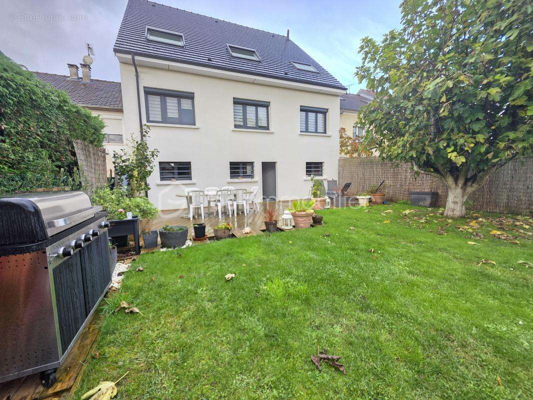 Maison à PONTAULT-COMBAULT