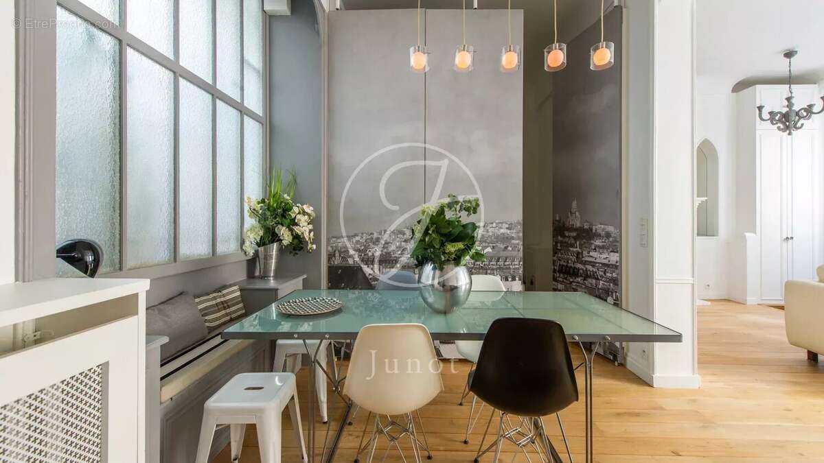 Appartement à PARIS-9E