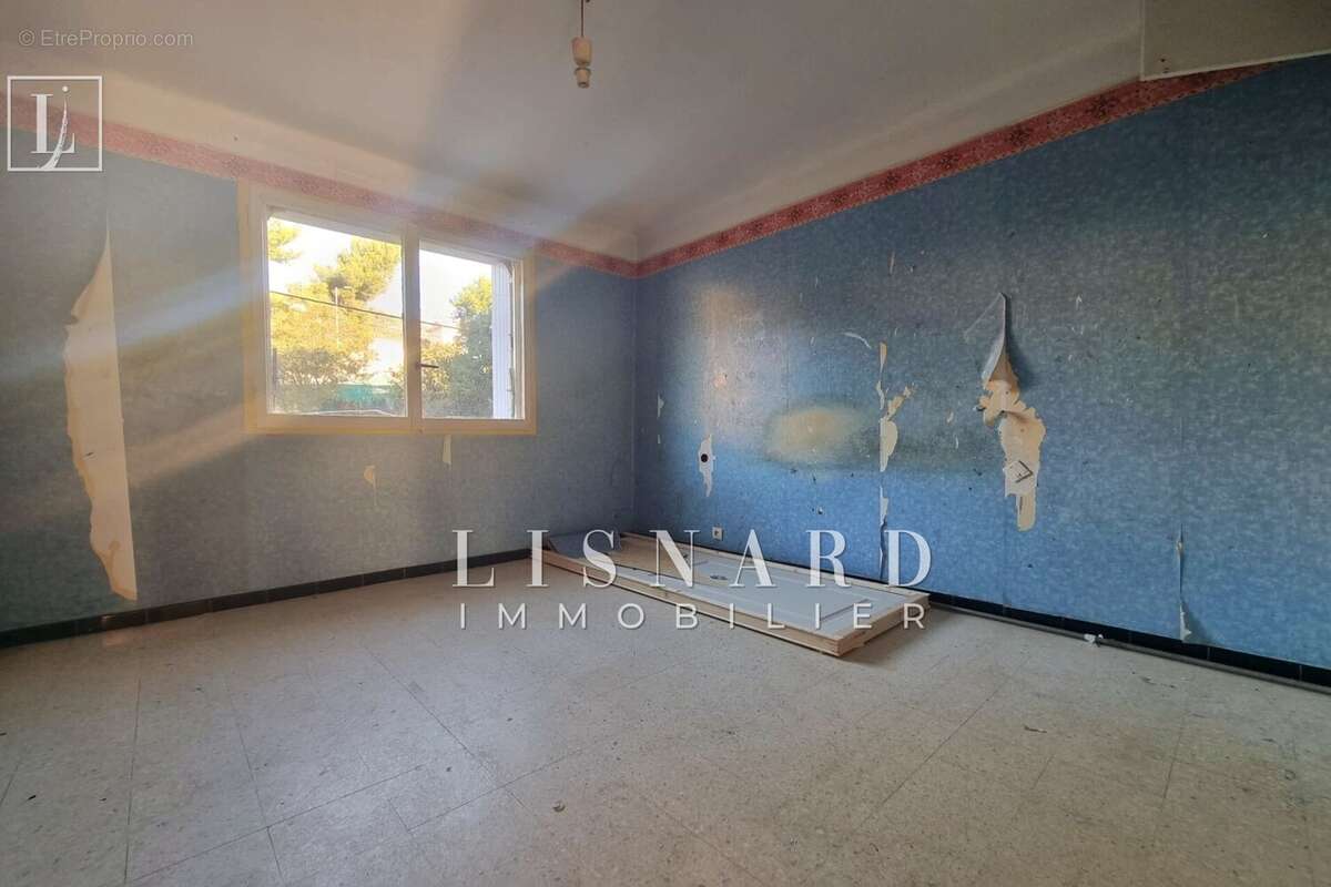 Appartement à VALLAURIS