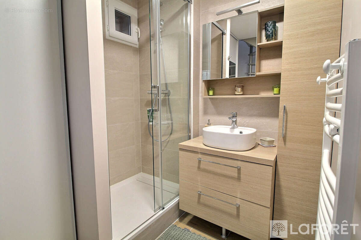 Appartement à LA GARENNE-COLOMBES