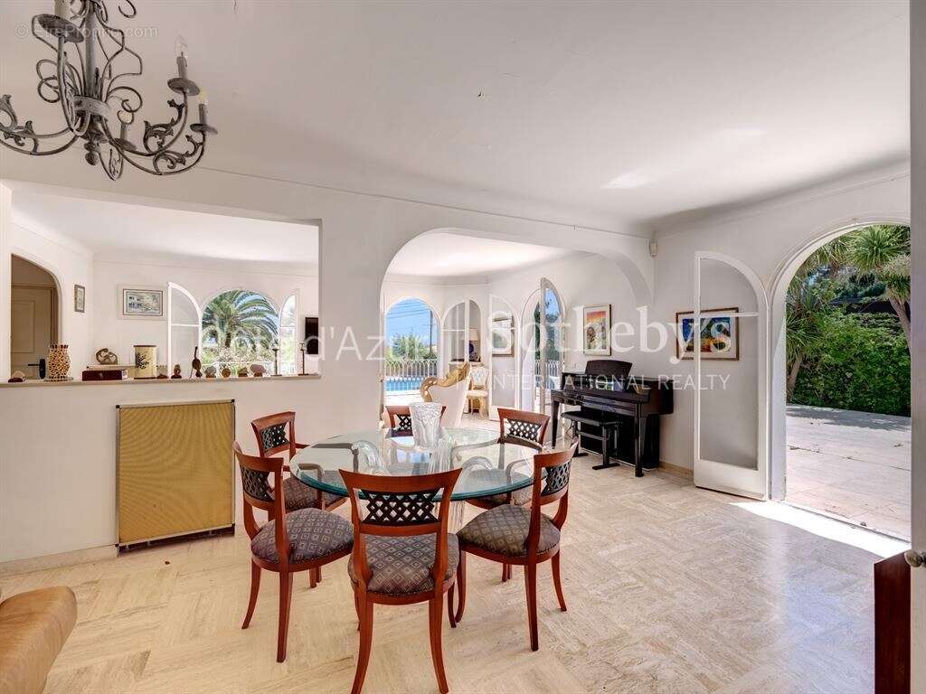 Cap d’Antibes villa avec vue mer piscine et fort potentiel à quelques pas du littoral - photo 7