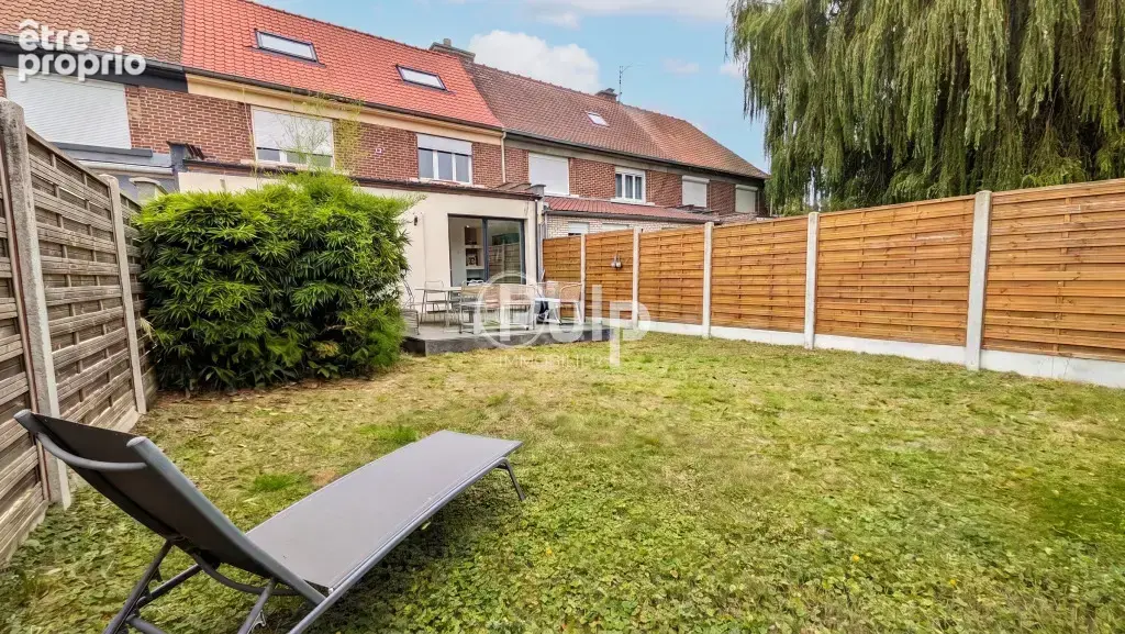 Grande maison familiale avec jardin et stationnements privatifs - photo 3