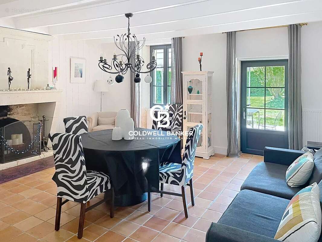 Maison à CORME-ROYAL