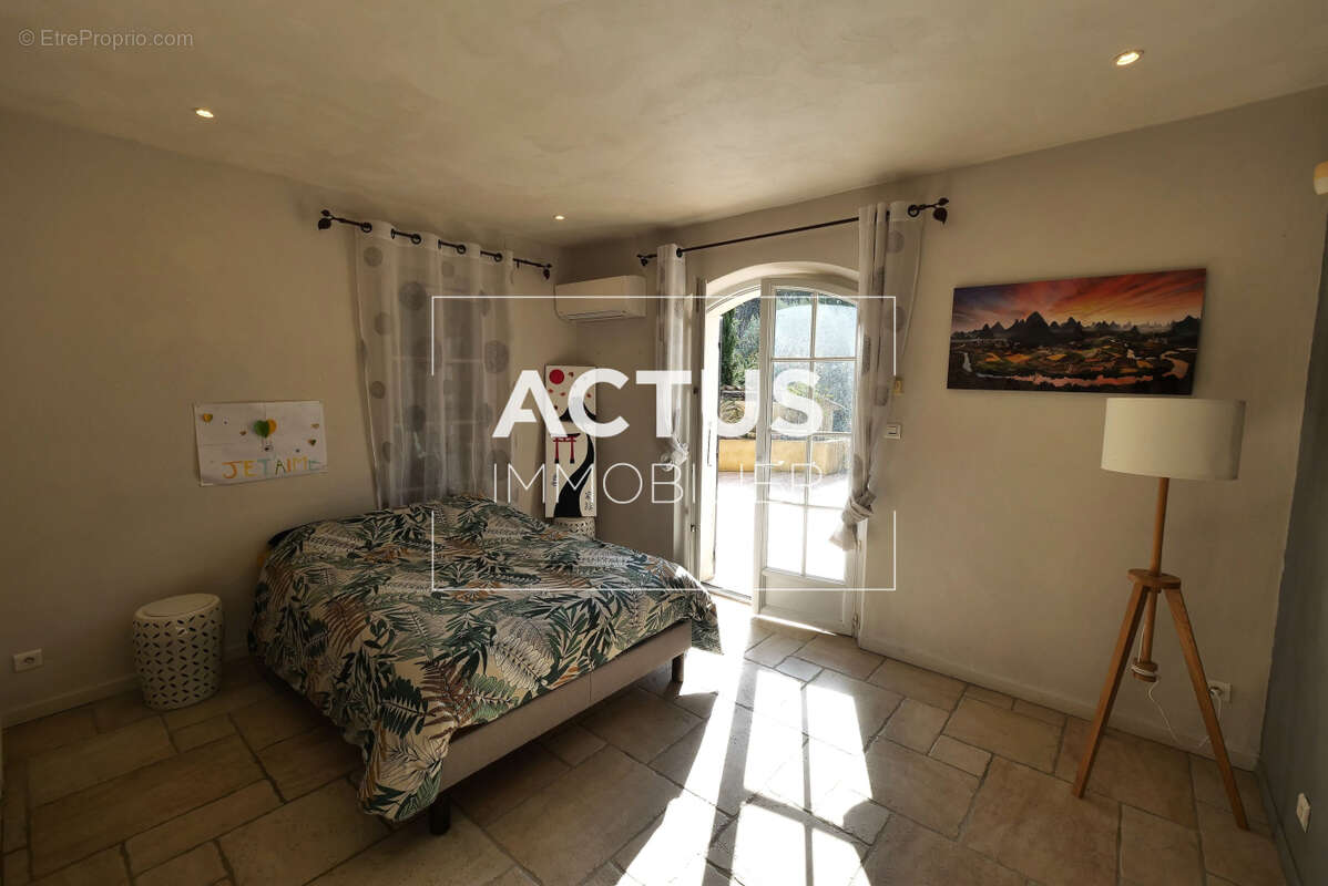 Maison à PELISSANNE