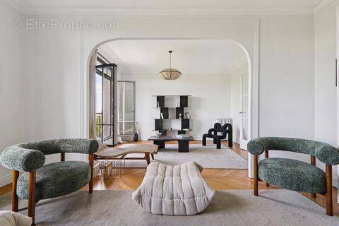 Appartement à NEUILLY-SUR-SEINE
