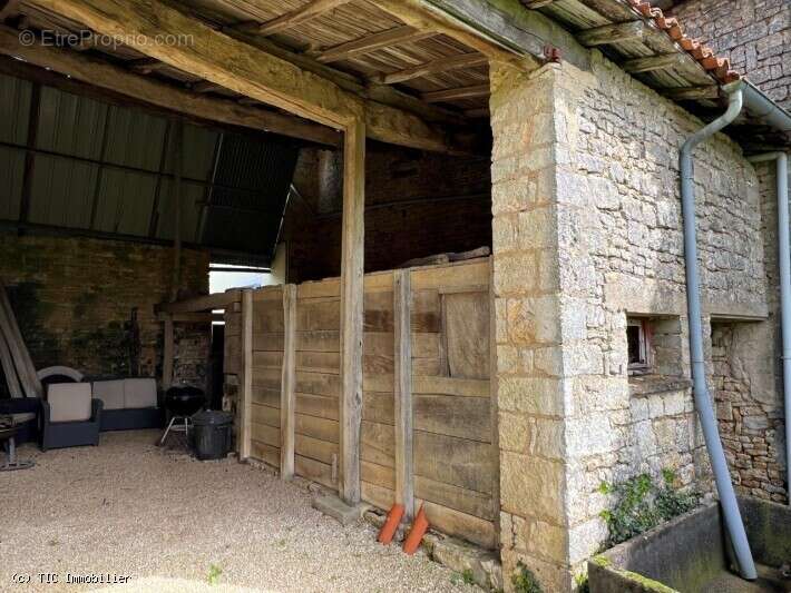 Maison à CELLEFROUIN