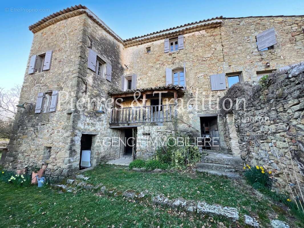 Maison à SIMIANE-LA-ROTONDE