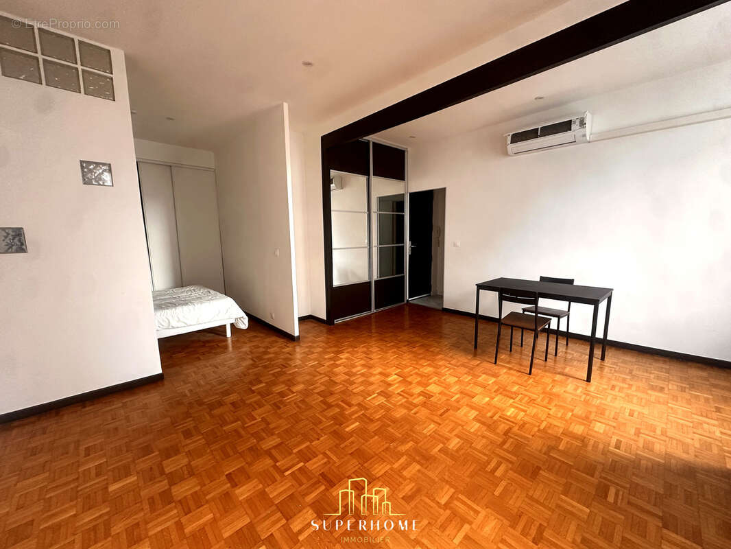 Appartement à MARSEILLE-8E