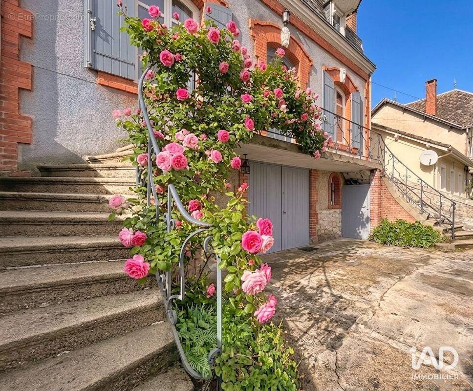 Photo 1 - Maison à MONTPON-MENESTEROL