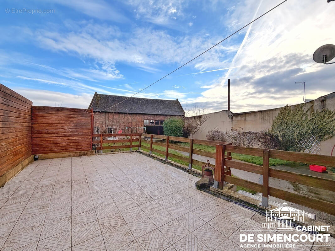 Maison à QUEVAUVILLERS