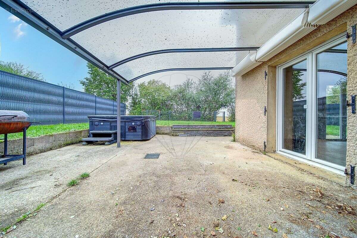 Maison à DONCOURT-LES-CONFLANS