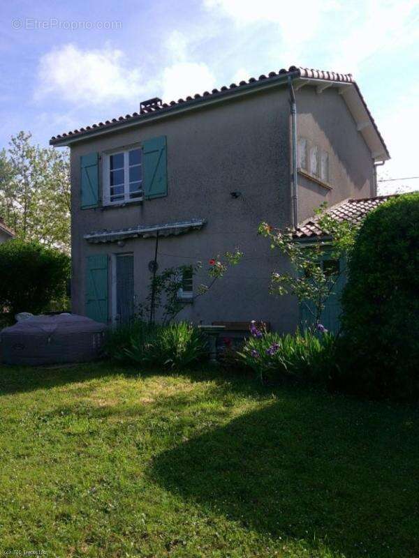 Maison à VILLEFAGNAN