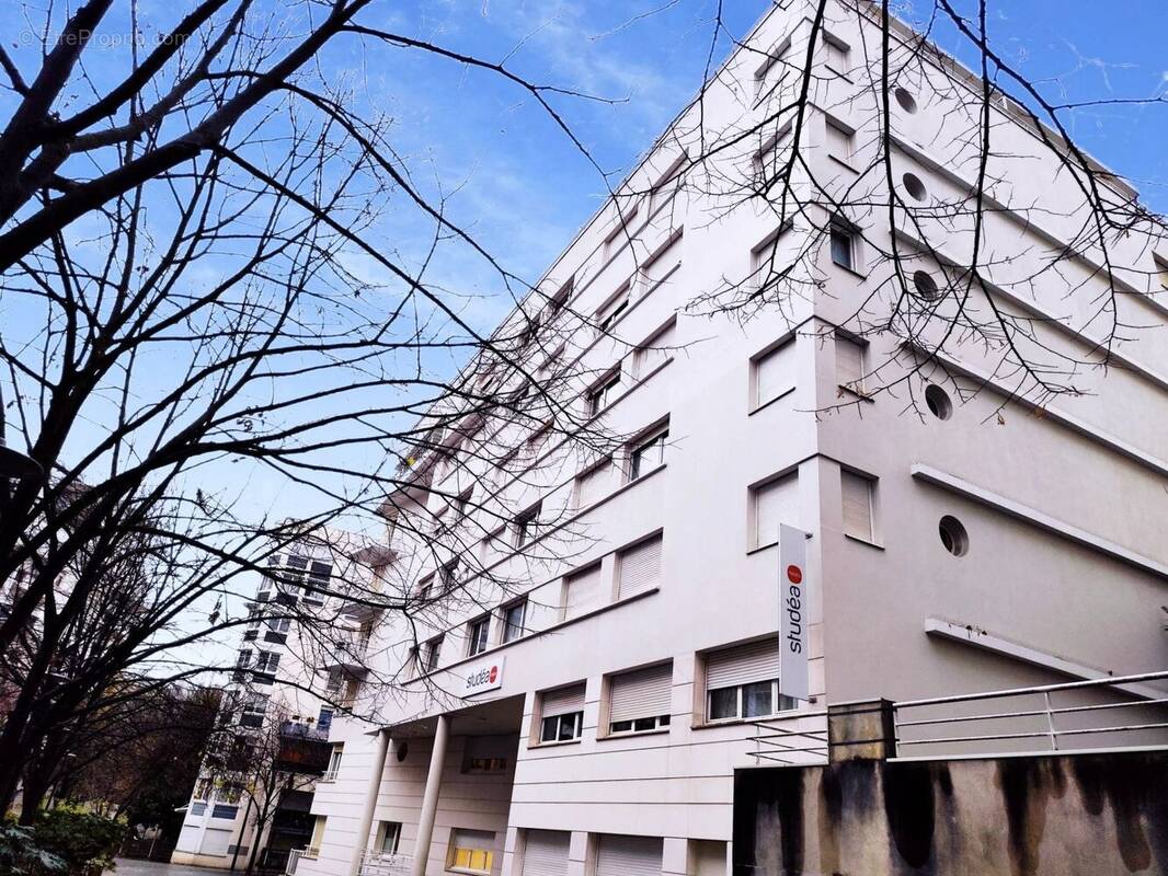 Appartement à COURBEVOIE