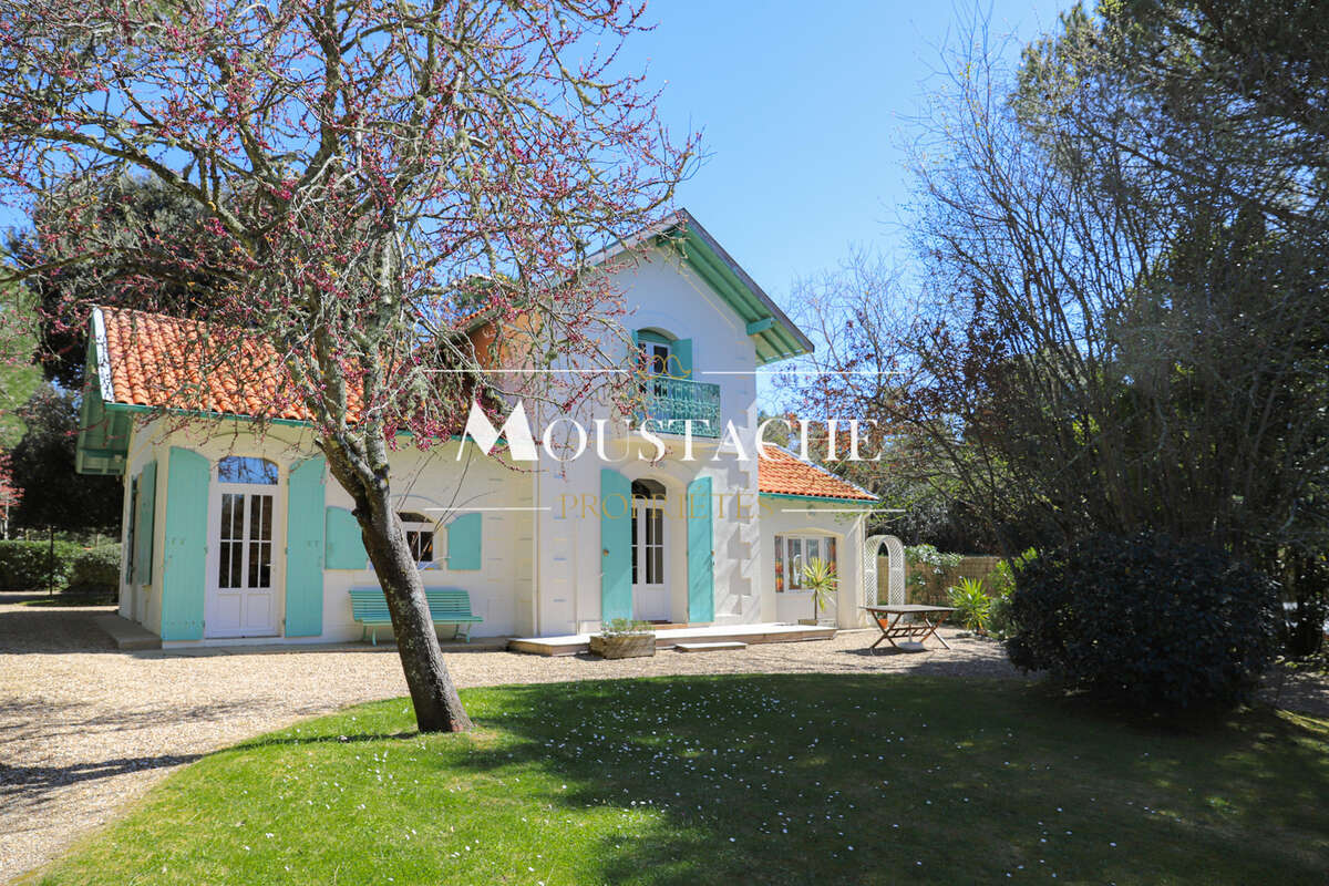 Maison à VAUX-SUR-MER