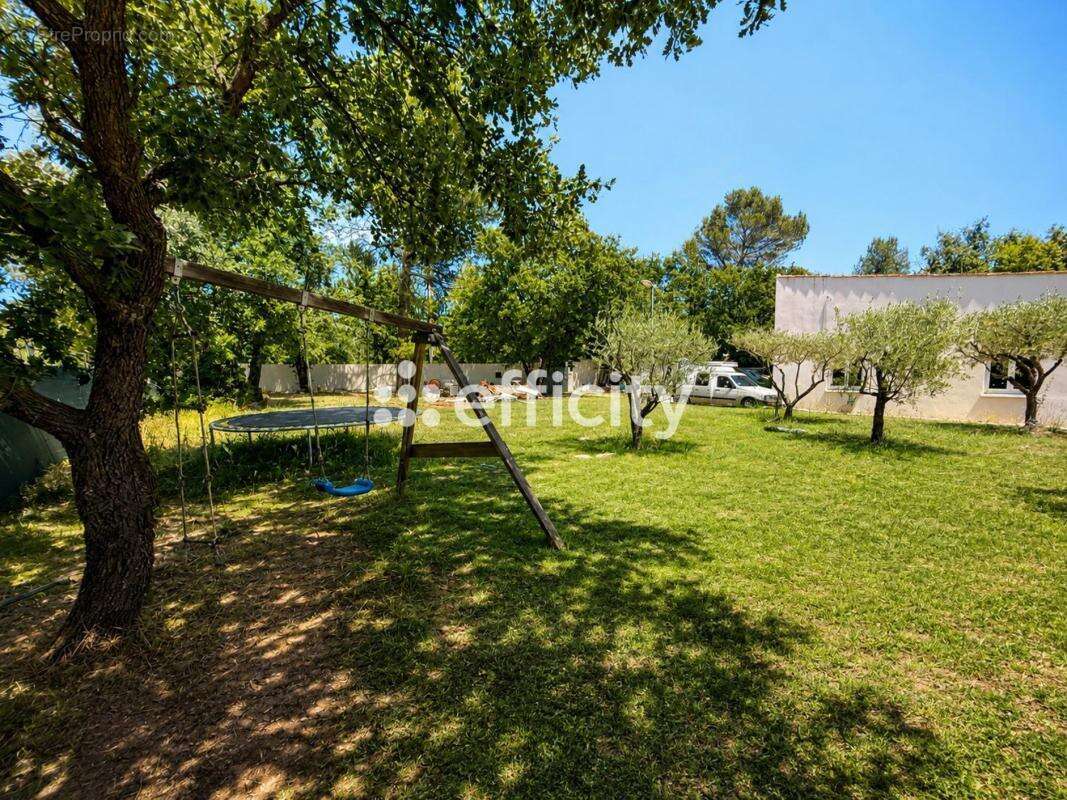 Maison 153 m² à Saint-Maximin-La-Sainte-Baume  - photo 18